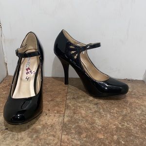 Zanni & Co vintage look heels sz 6